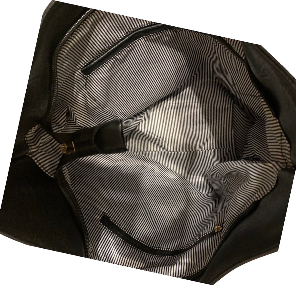 Deluxity Los Angeles PETA Approved Vegan Black Slouchy handbag lined NWT - Picture 4 of 8